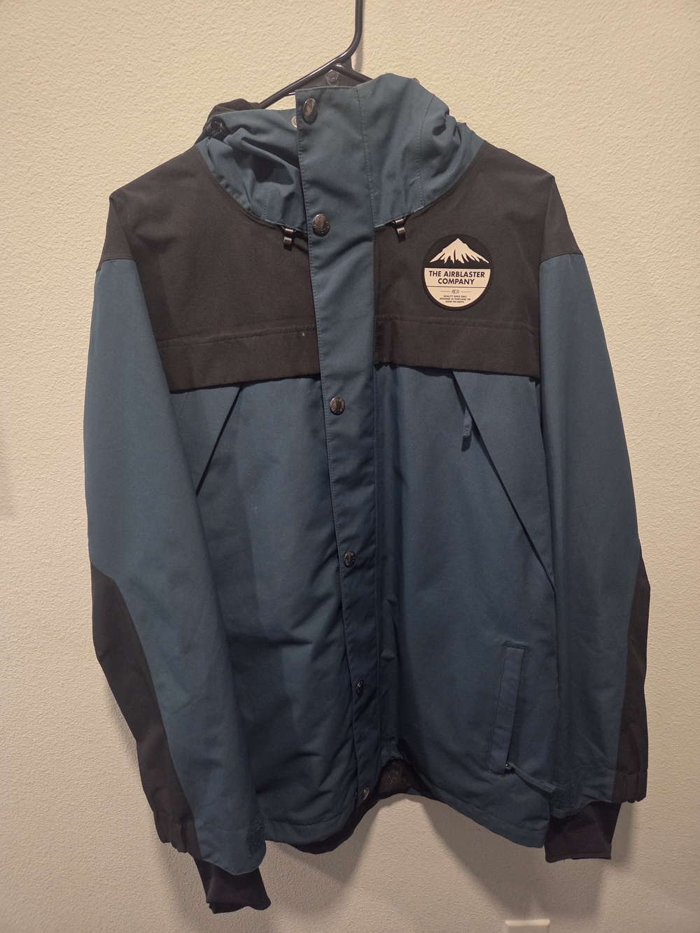 The Airblaster Company Men's Green & Black Snowboard Jacket